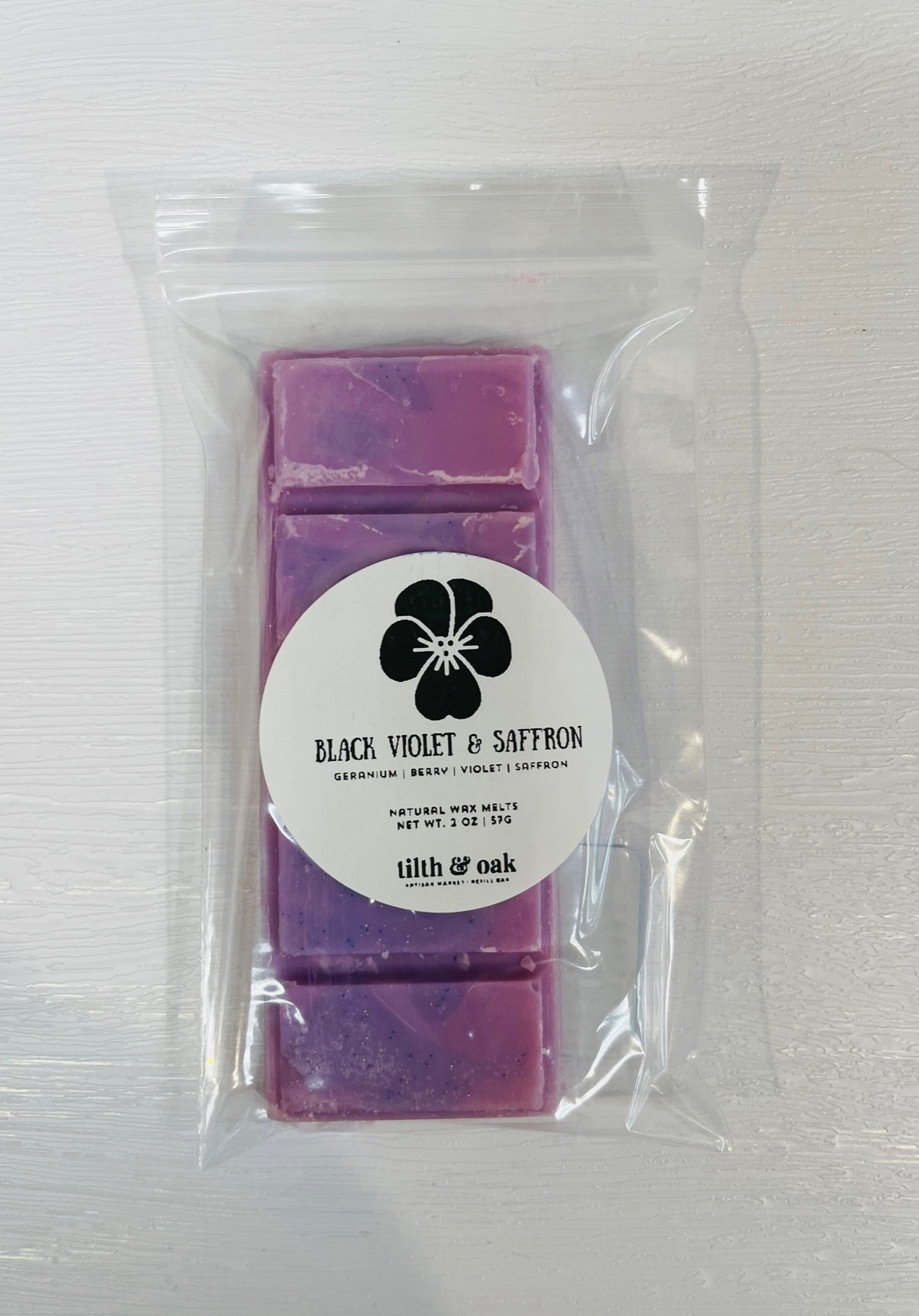 Tilth &amp; Oak - Derretimiento de cera de violeta negra y azafrán
